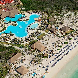 Grand Palladium White & Semesteranläggning (resort)